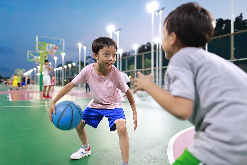 如何通过篮球表演赛制定有效的训练计划_0